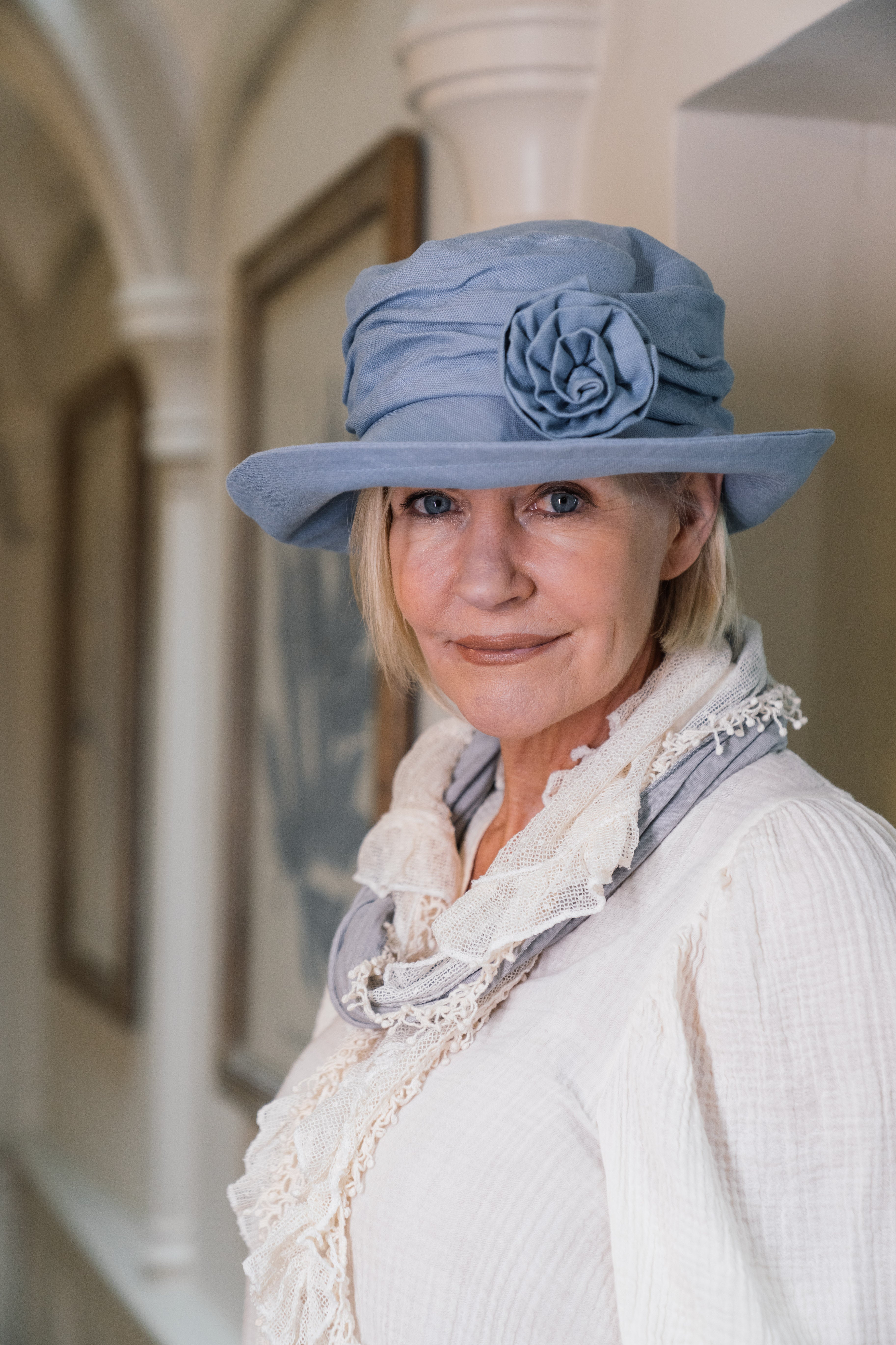 Linen Cloche Hat Soft Brim with Detachable Flower Brooch – Proppa