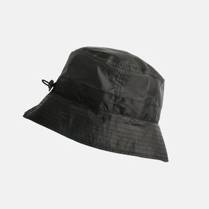 Plain Hatpack